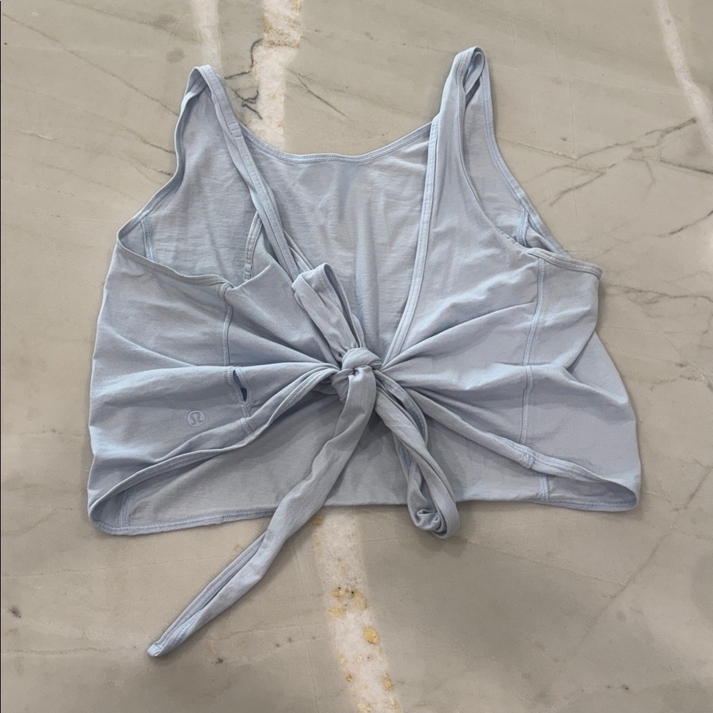 Lululemon // wrap yoga tank 4 / 6
